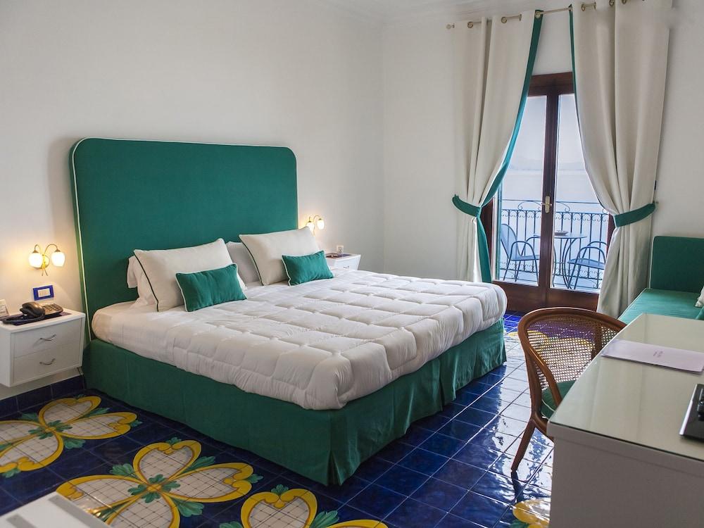 Cetus Hotel