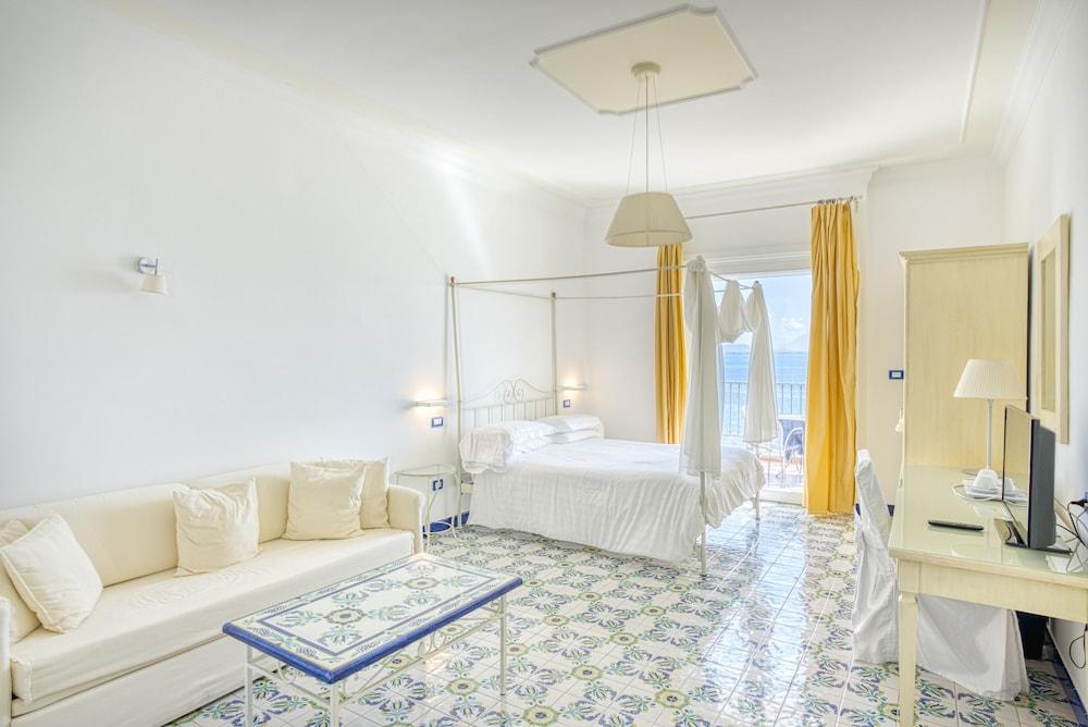 Cetus Hotel
