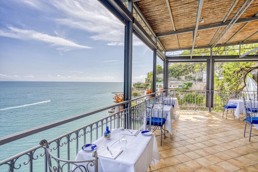 Cetus Hotel 4*